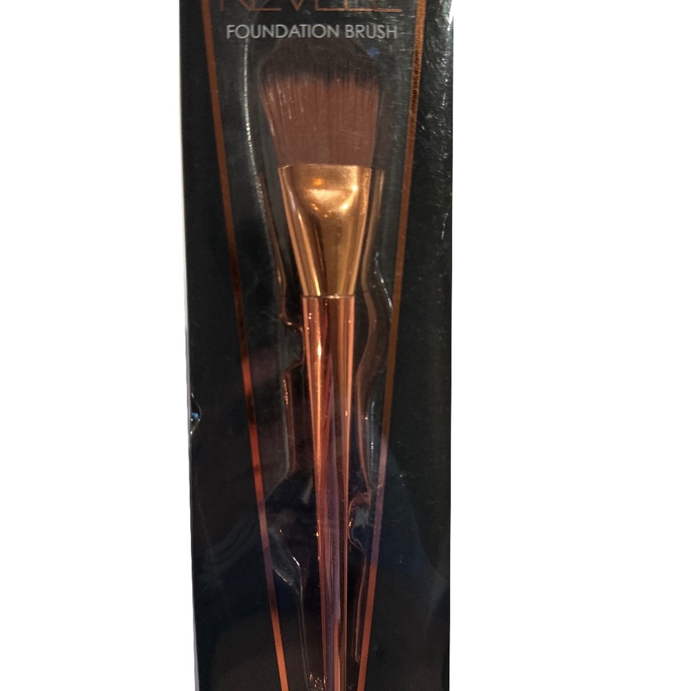 Revele Foundation Brush